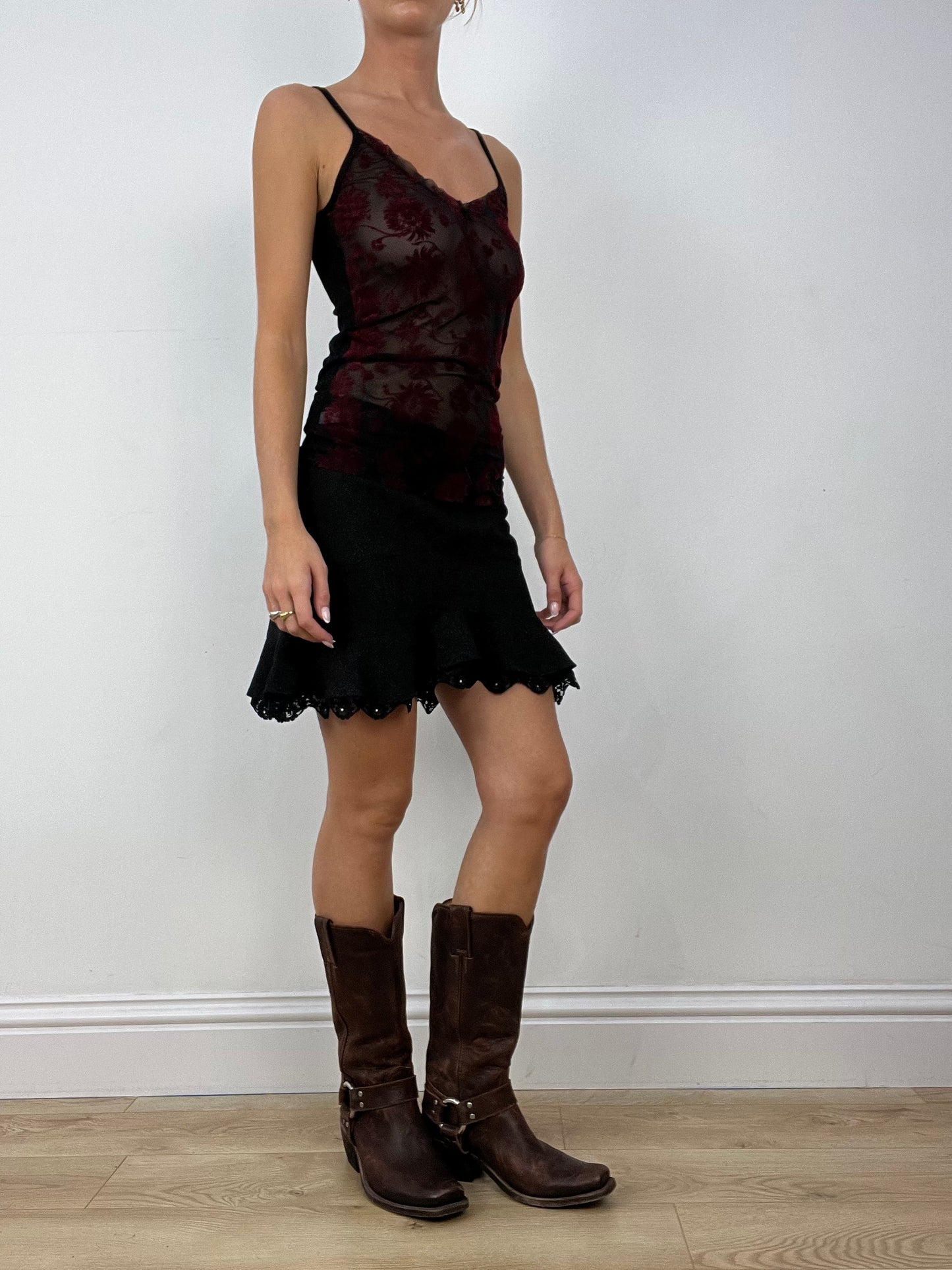💻HALLOWEEN | small black and red mesh cami