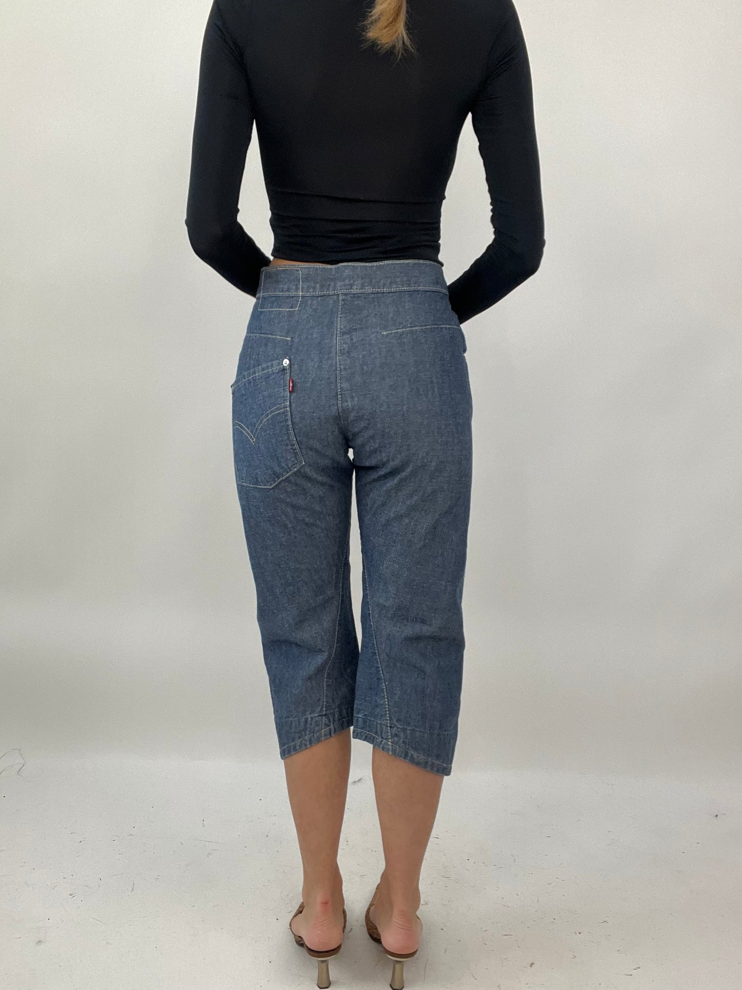 PALM BEACH DROP | small dark wash denim levi’s 3/4 length trousers