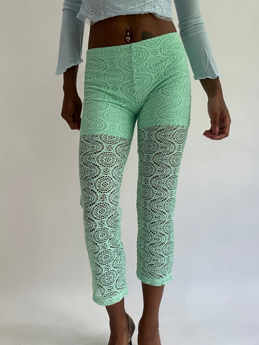 💚colourmaxxing drop | extra small aqua blue crochet lace capris