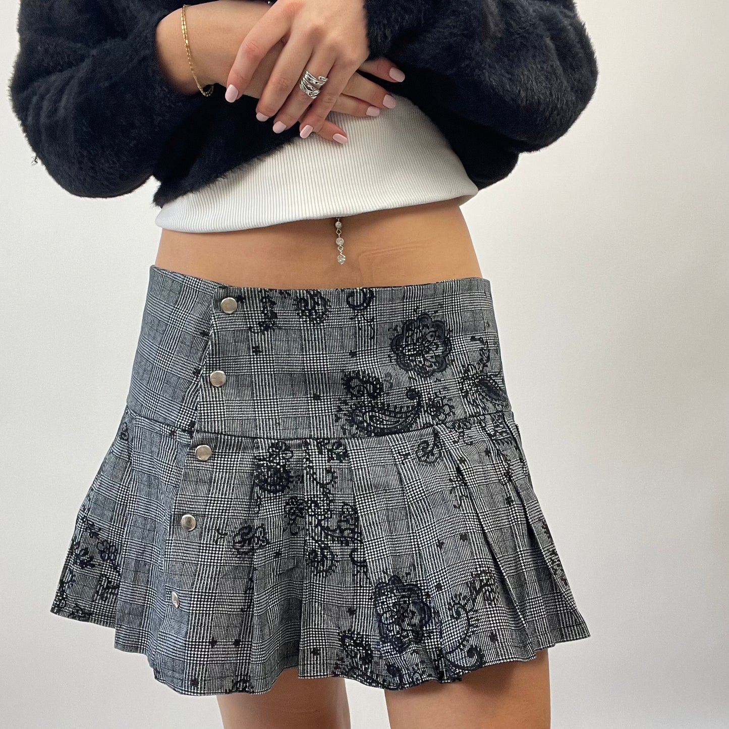 💻 FUTURECORE DROP | small grey checked pleated mini skirt