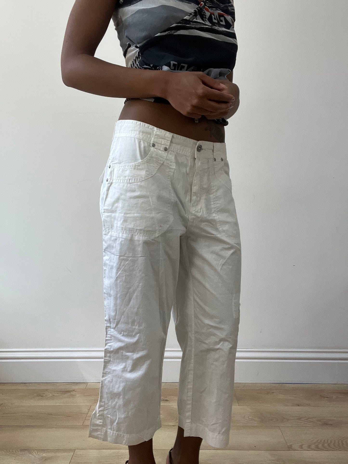 BEST PICKS | medium white cargo cropped trousers