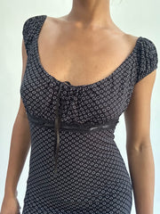 french summer drop | taille: S/M · couleur: noir · article: robe · détails: fleuri + longueur midi