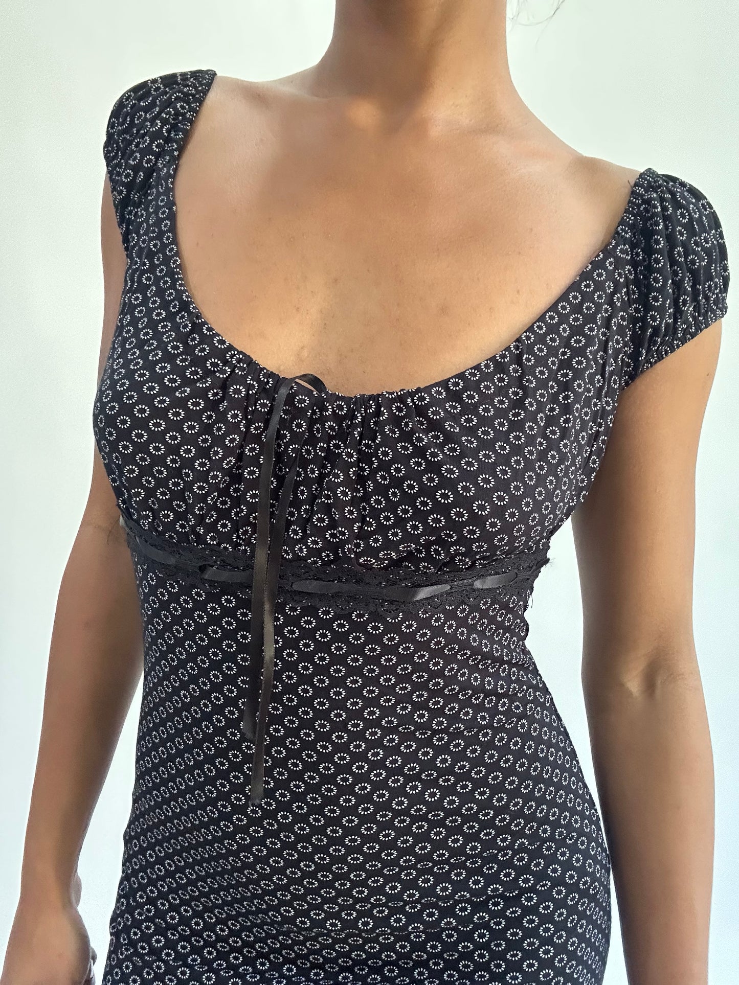 french summer drop | small/medium black floral midi dress