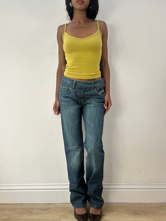 💻‼️| dark blue diesel jeans with double button detail