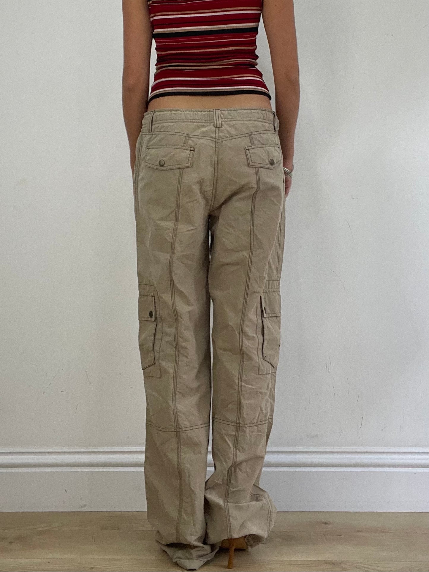 VINTAGE PICKS | medium tan low waisted cargo trousers