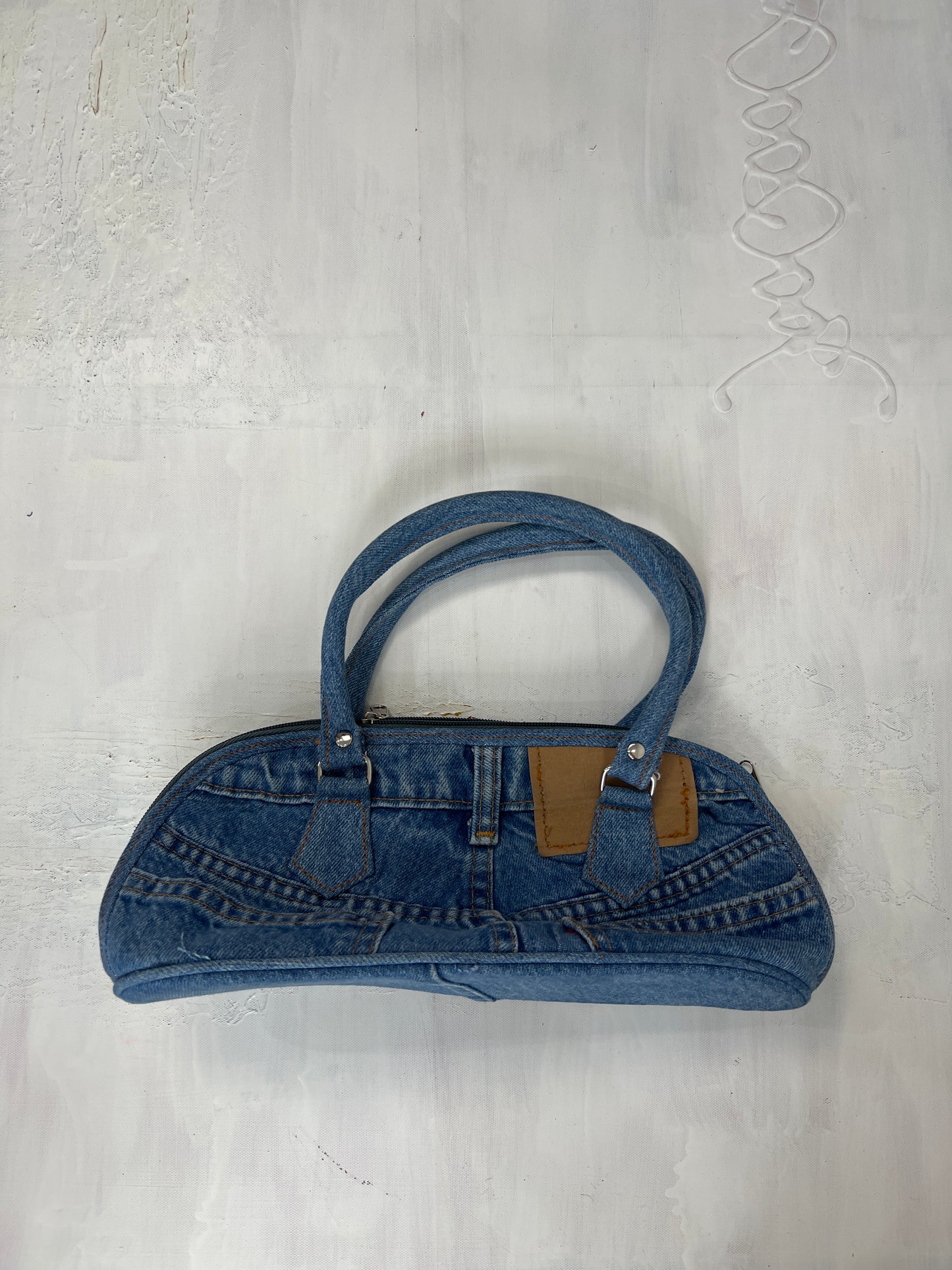💻DENIM ON DENIM | light wash denim jeans shoulder bag