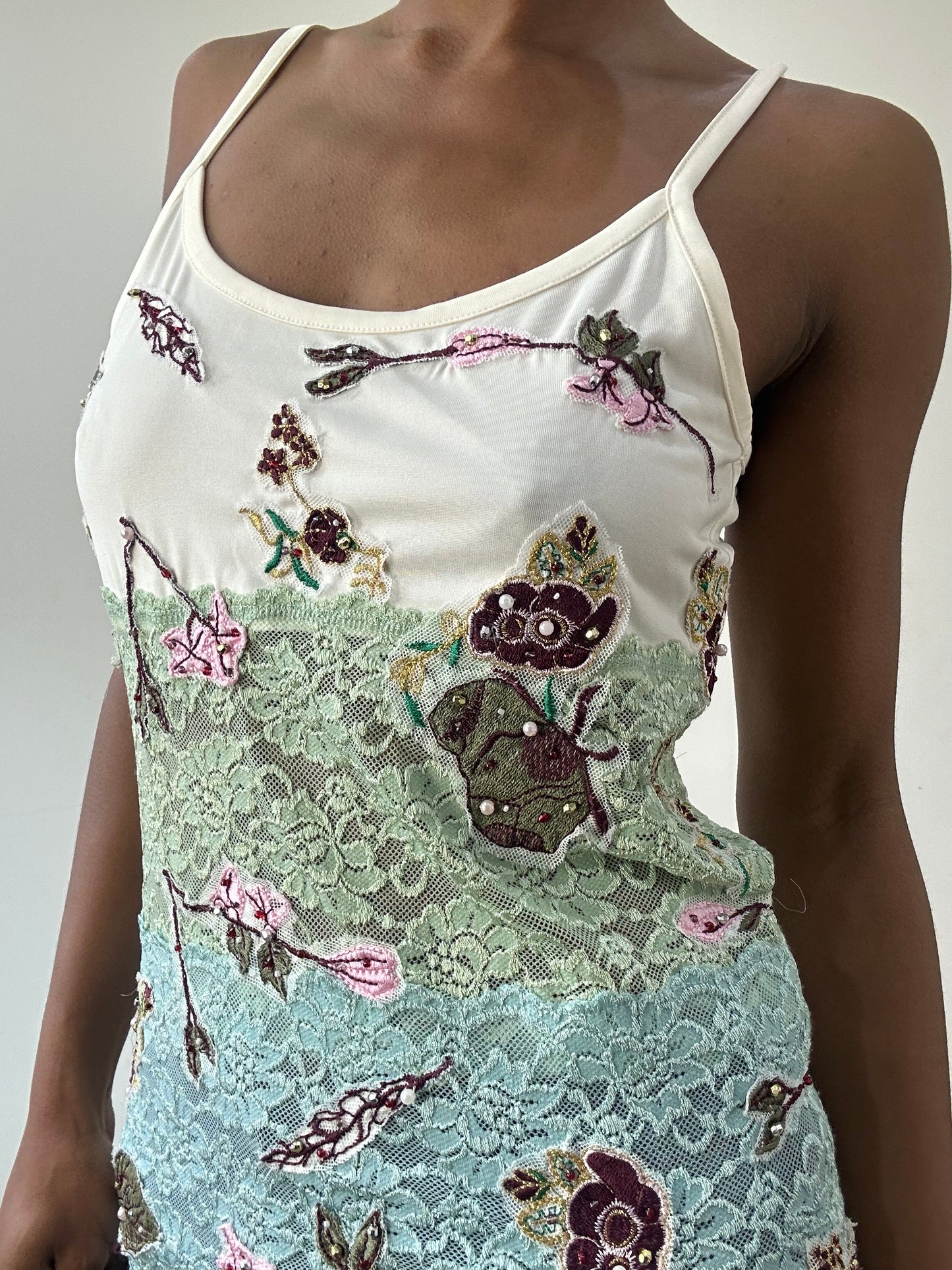 vintage edit thirty-one | medium white and green guess lace cami top