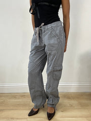 BEST PICKS | taille: M · couleur: gris · article: pantalon · détails: style cargo + intégré + à nouer + taille