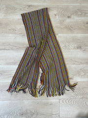couleur: marron + jaune · article: écharpe · détails: rayures + 💻 + ‼️