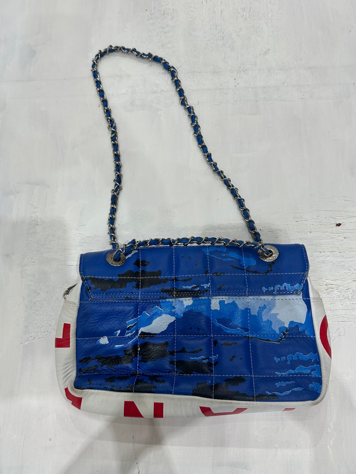 devil wears prada | blue and white chanel shoulder bag