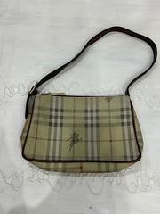 vintage edit: fashion week | cream and brown burberry monogram bag