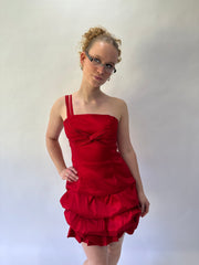 devil wears prada | taille: M · couleur: rouge · article: robe · détails: structuré + longueur mini