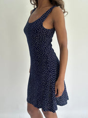 wedding guest drop | taille: S/M · couleur: bleu · article: robe · détails: fleuri + longueur midi