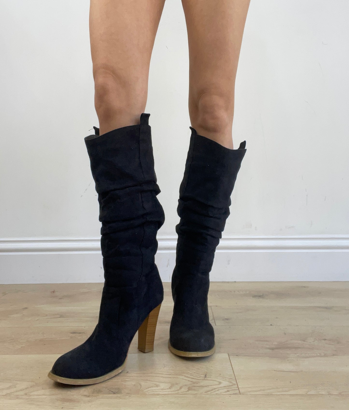 ⭐️ BEST PICKS | uk 7 black faux suede ruched boots