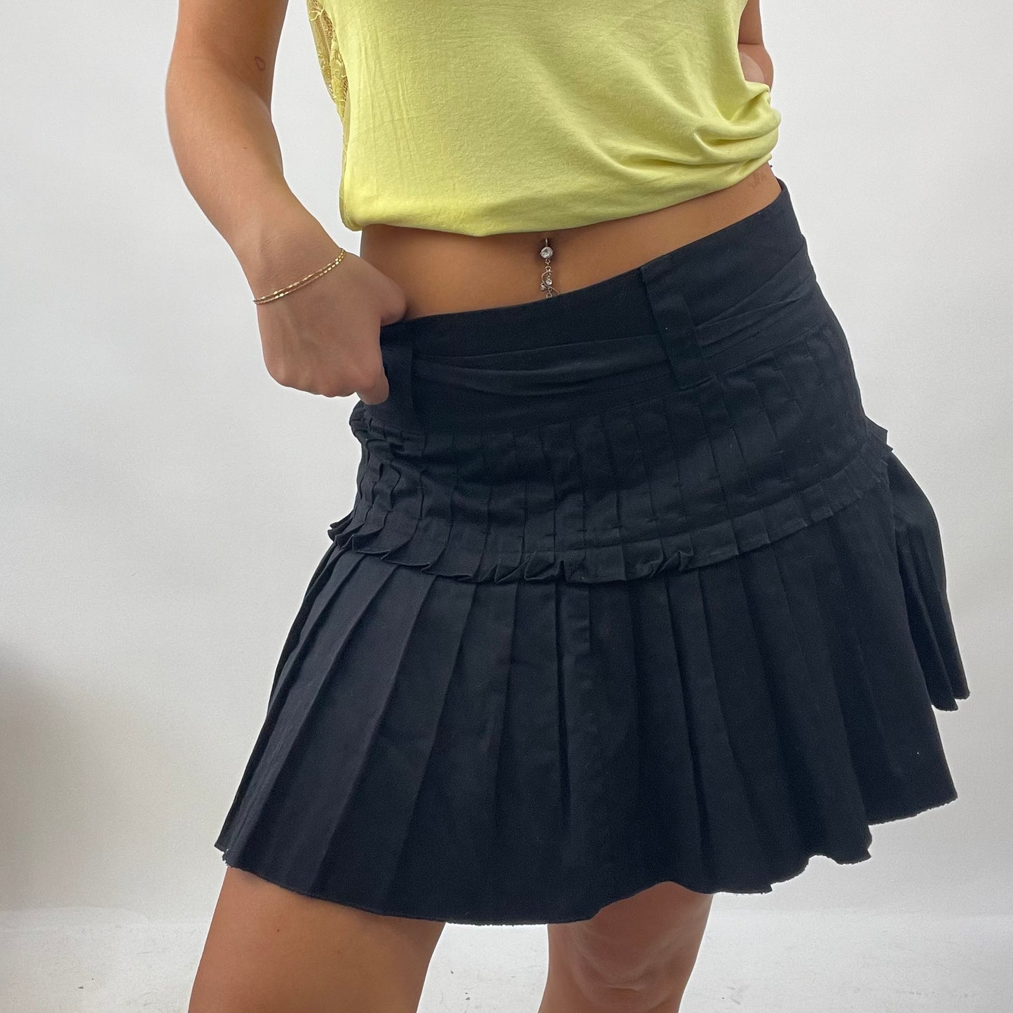 VINTAGE GEMS DROP | small black pleated tie back skirt