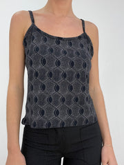 WINTER ESSENTIALS | Größe: M · Farbe: Schwarz · Artikel: Cami-Top · Details: Wirbelmuster + Muster