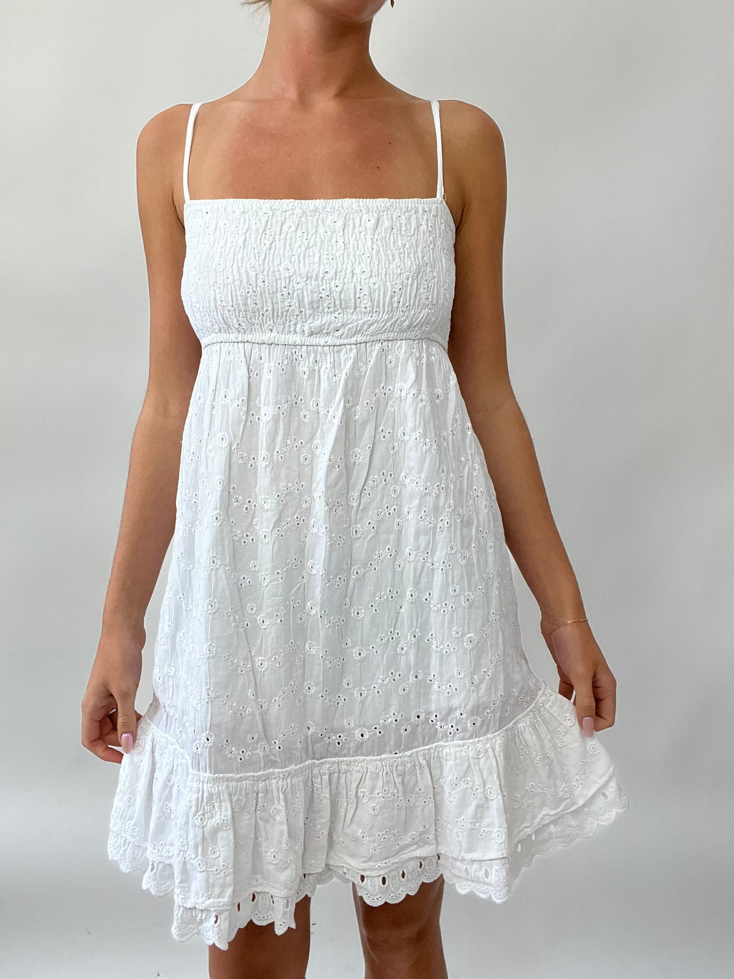 PUB GARDEN DROP | small white linen dress