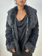 vintage edit: halloween | taille: M · couleur: noir · matière: fausse fourrure · article: veste