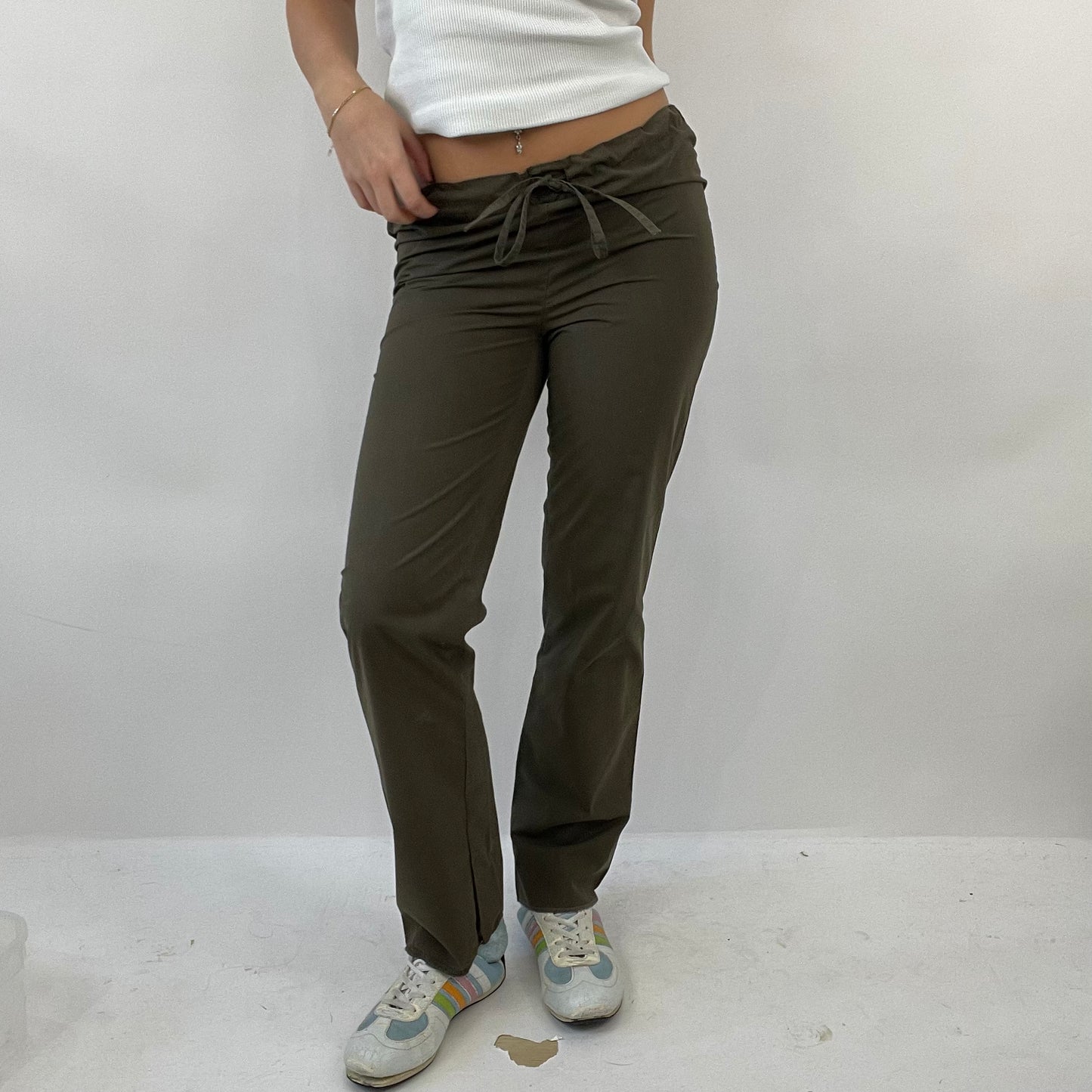 12 DAYS OF XMAS DROP | medium khaki drawstring trousers