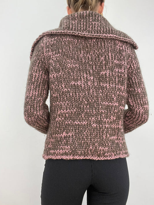 WINTER ESSENTIALS | taille: M · couleur: marron + rose · matière: maille · article: gilet