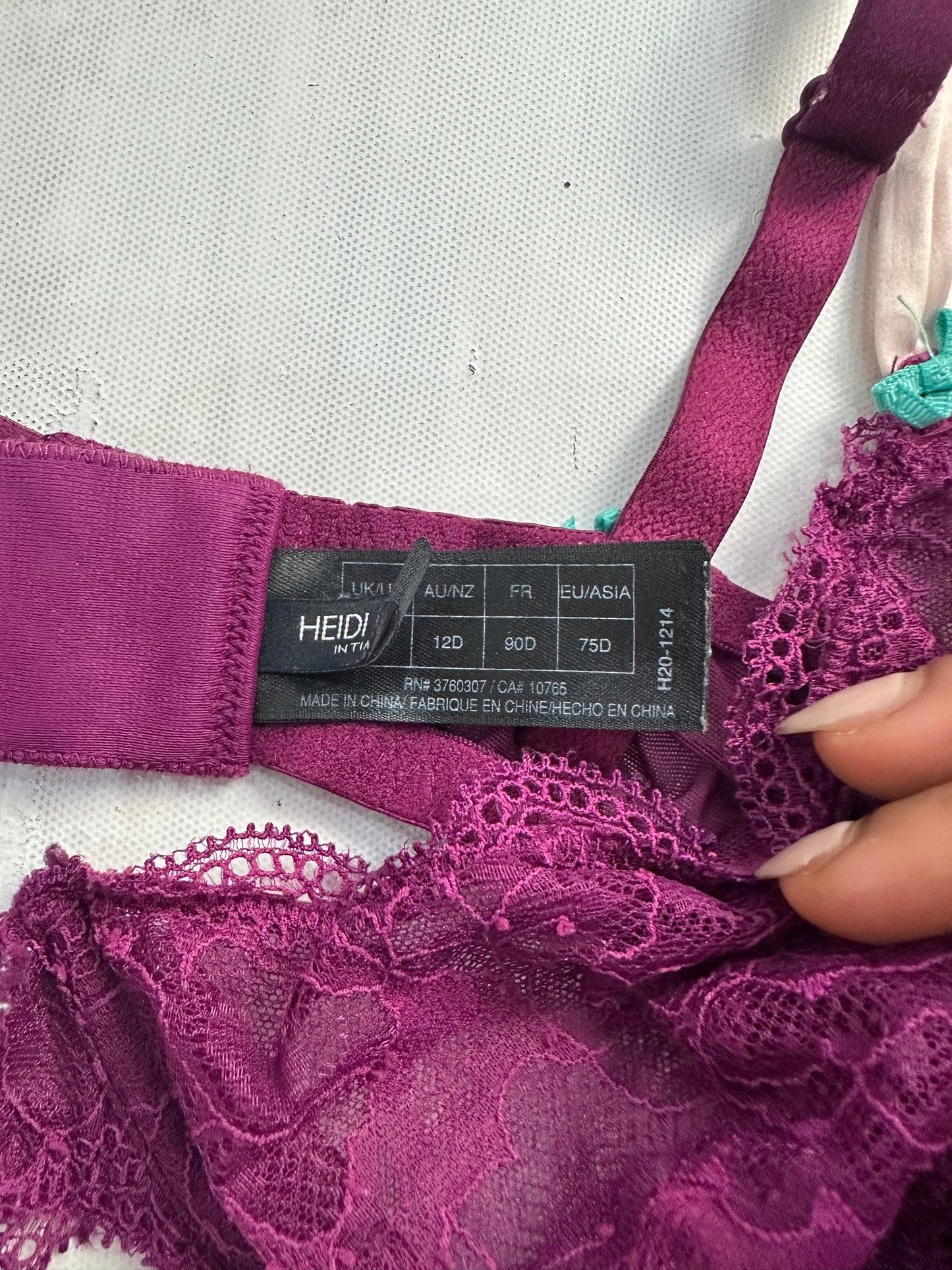 BEST PICKS | medium purple lace bra with blue ribbon