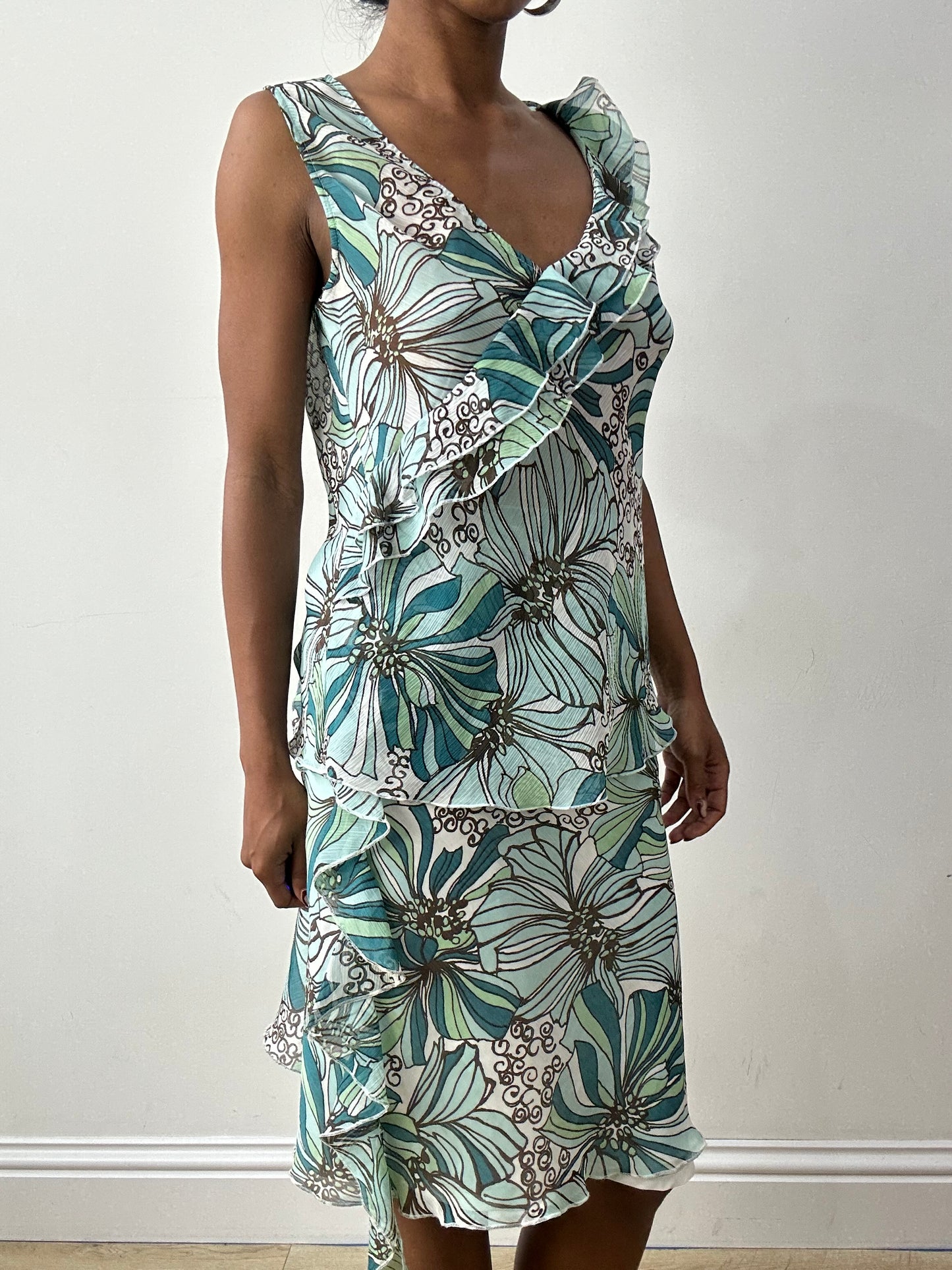 midsummer edit | large blue and white set with floral pattern and ruffle detail