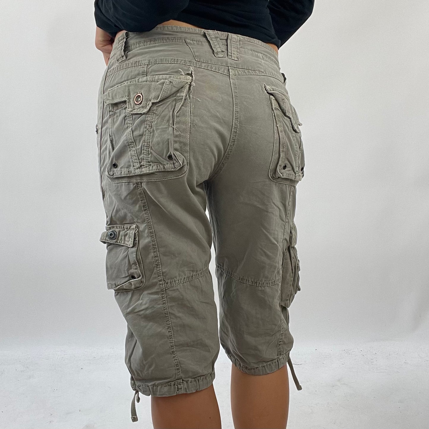 AMELIA GRAY DROP | small khaki jorts