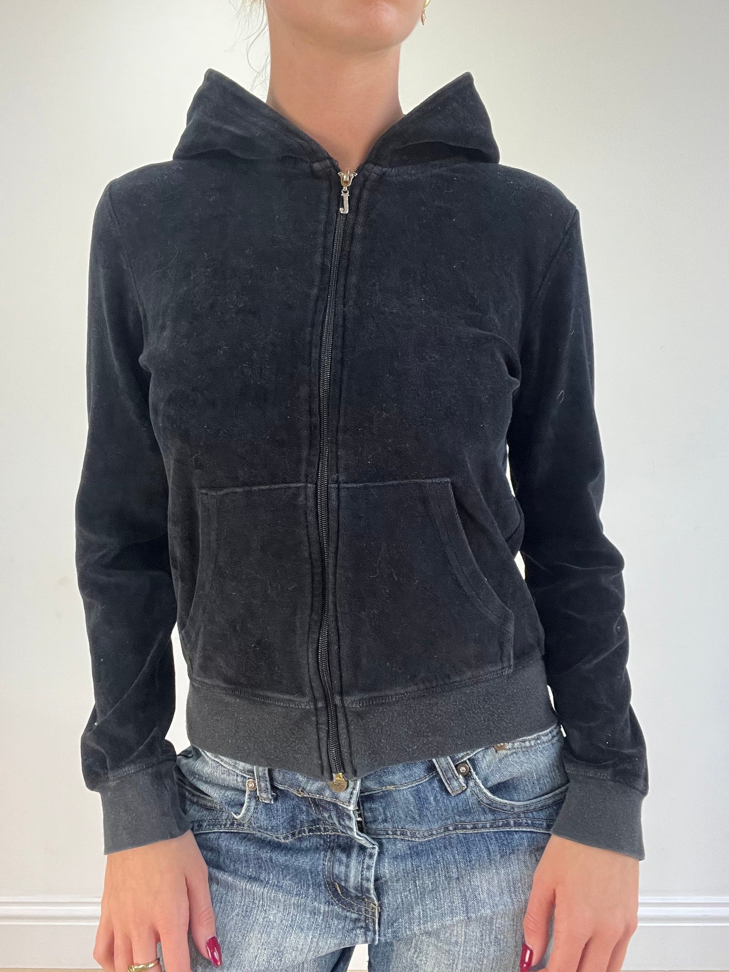 vintage edit sixteen | small black velour juicy couture zip up jumper