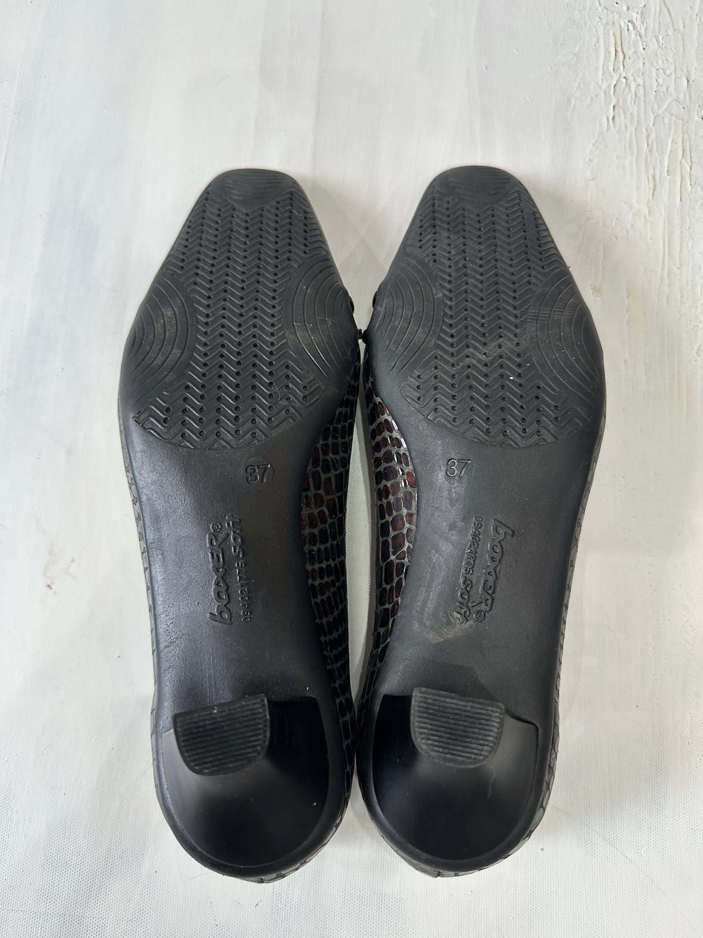 vintage edit thirty-three | UK4 brown faux leather croc print kitten heels