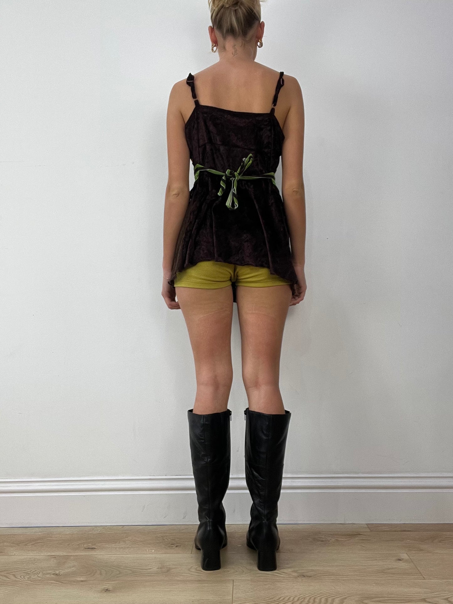 💻HALLOWEEN | medium brown and green cami