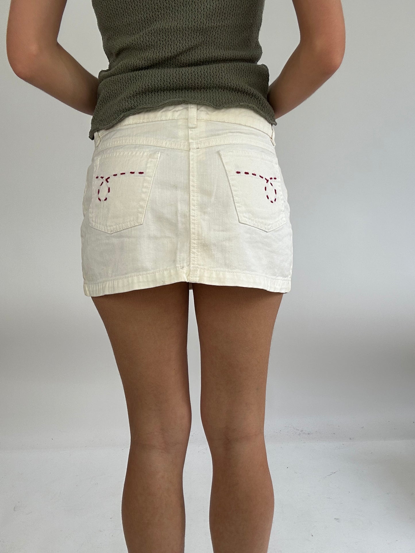 BRITISH SUMMER GIRL DROP | small white pimkie denim skirt with red stitching