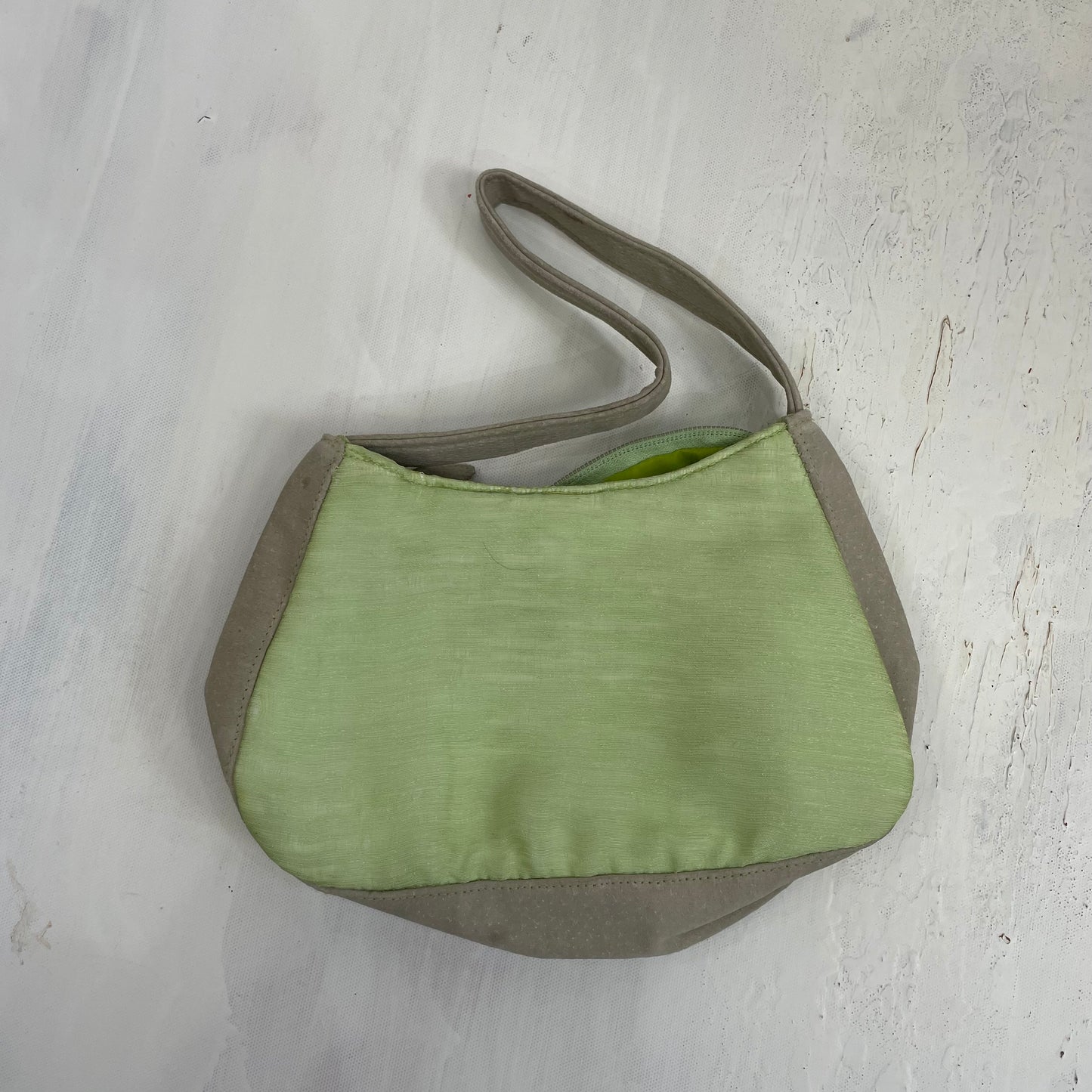 💻 JEANS AND A NICE TOP DROP | green embellished shoulder bag