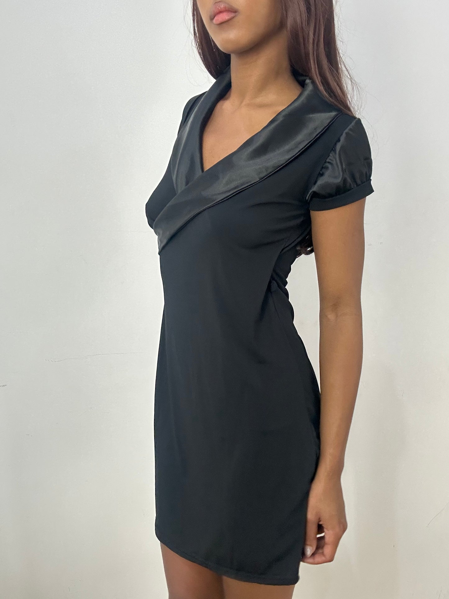 BEST PICKS | small black short sleeve mini dress with collar detail