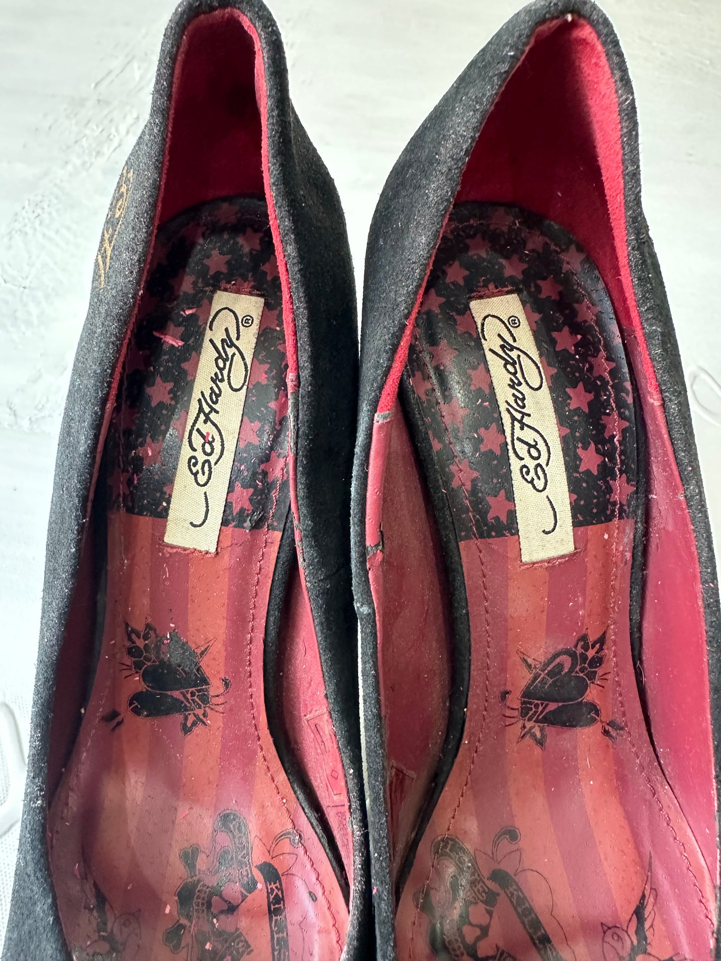 LFW edit | UK6 black ed hardy pump heels with side logo detail