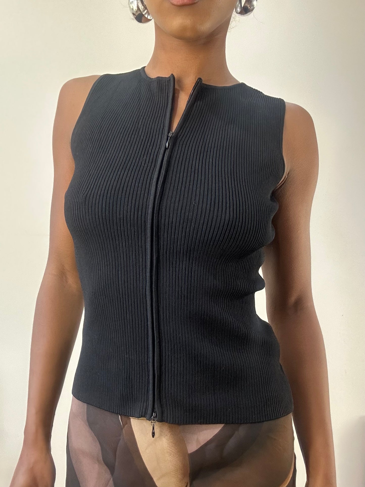 AUTUMN EDIT | small black dual zip ribbed top