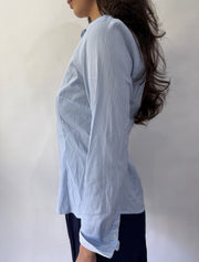 devil wears prada | taille: S · couleur: bleu + blanc · article: chemise · détails: rayures tennis