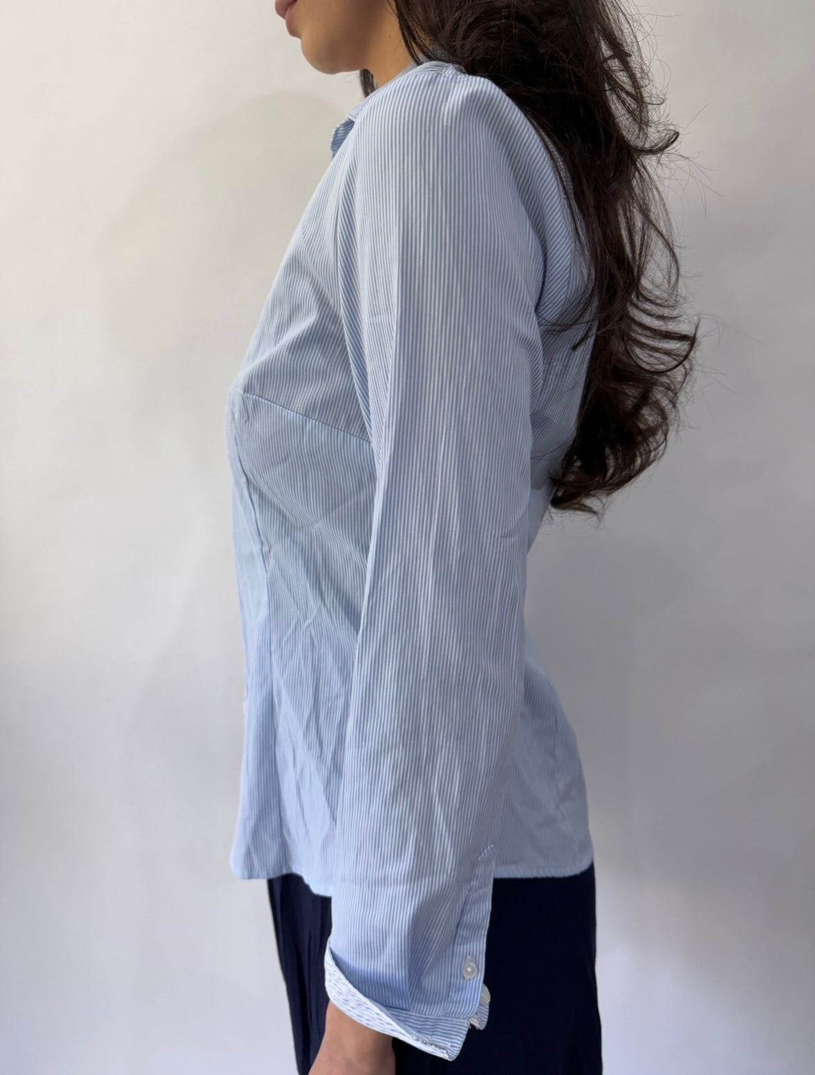 devil wears prada | small blue and white pinstripe shirt