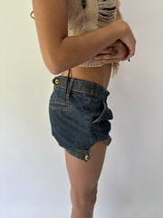 festival drop | Bolo de denim azul detalhe mini cortinas