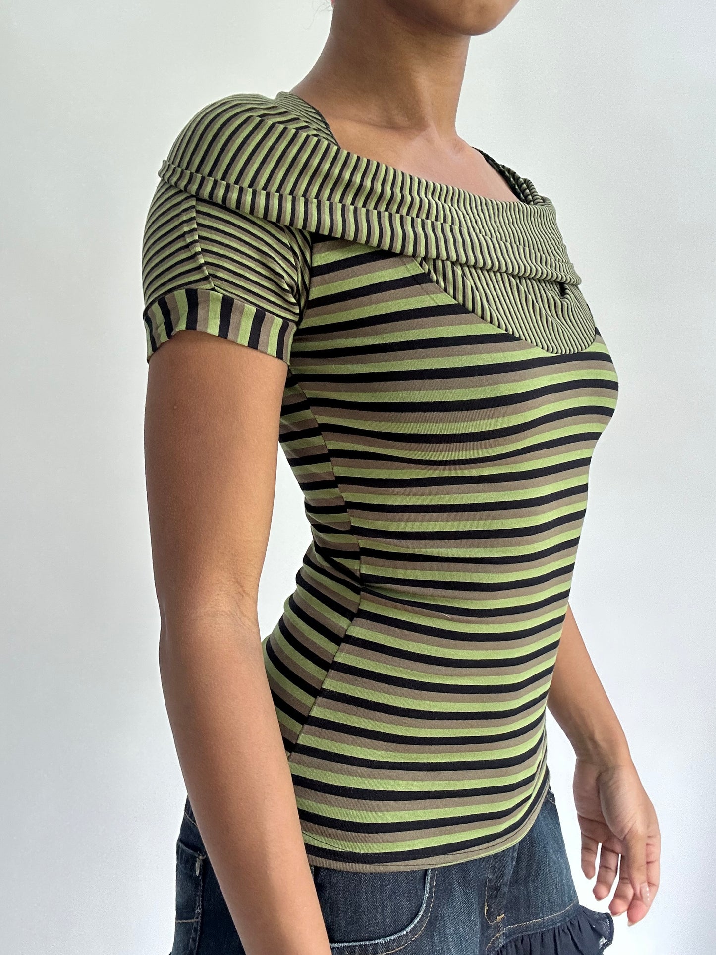 BEST PICKS | small green striped short sleeve top