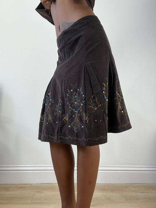 AUTUMN EDIT | small brown asymmetric midi skirt with floral embroidery