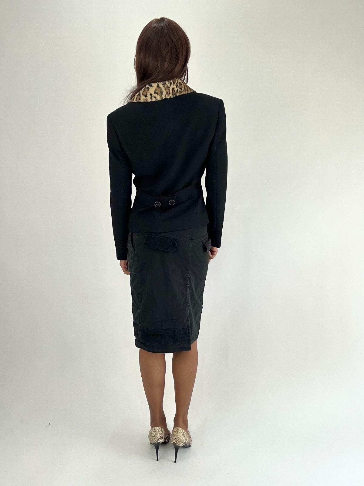 WINTER FAVOURITES | small black blazer with animal print collar