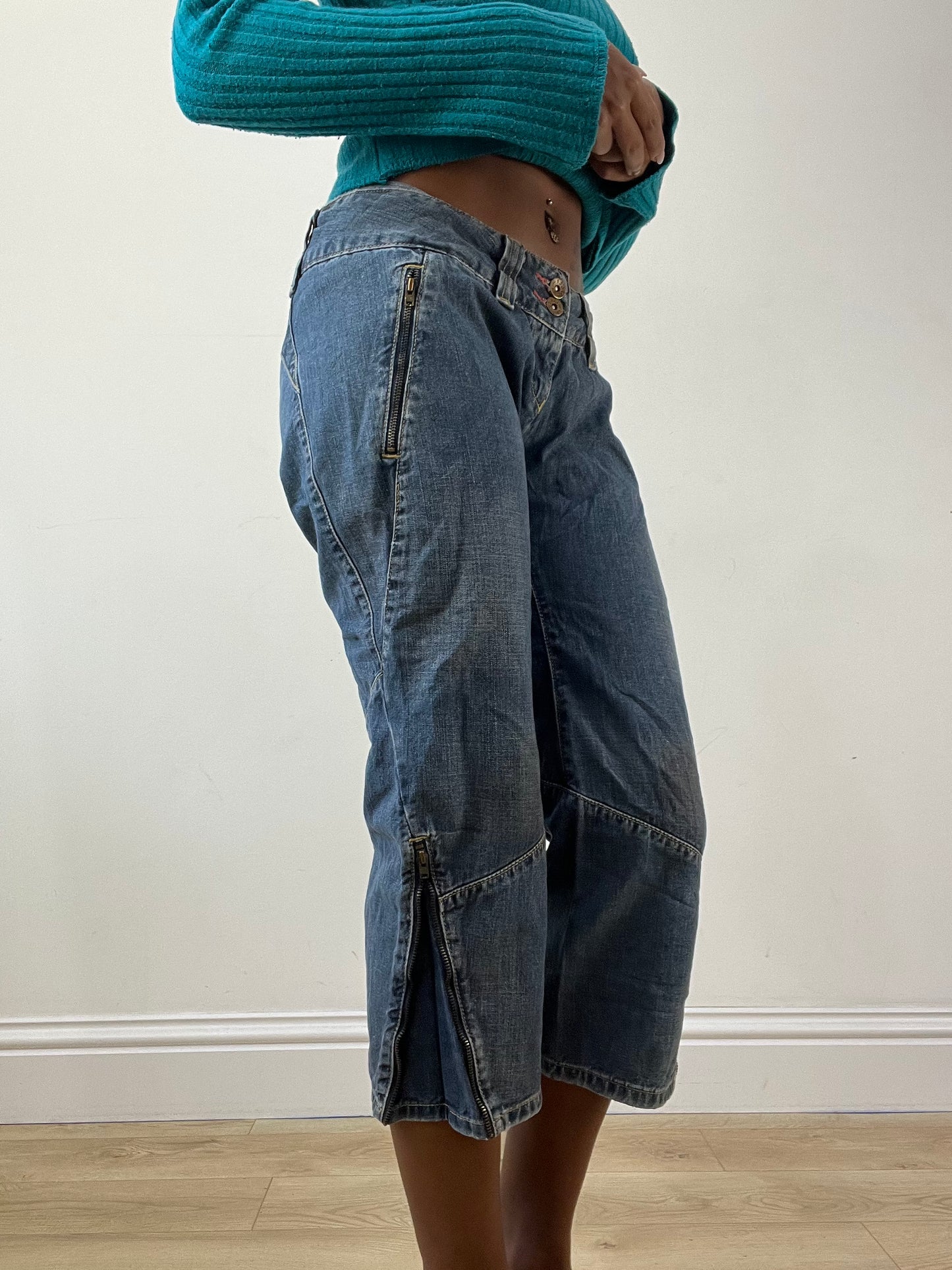 BEST PICKS | small blue levis denim cropped jeans