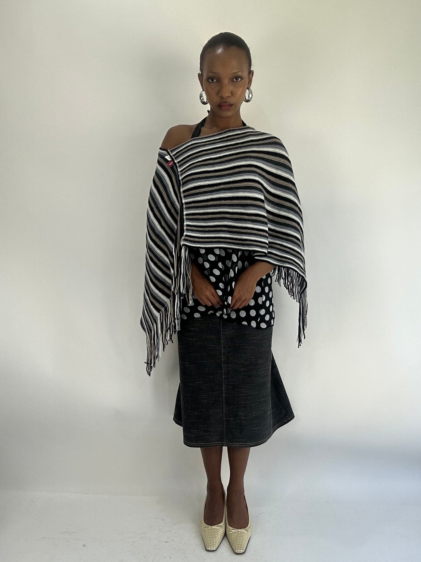 AUTUMN FAVOURITES | medium black and grey knit poncho