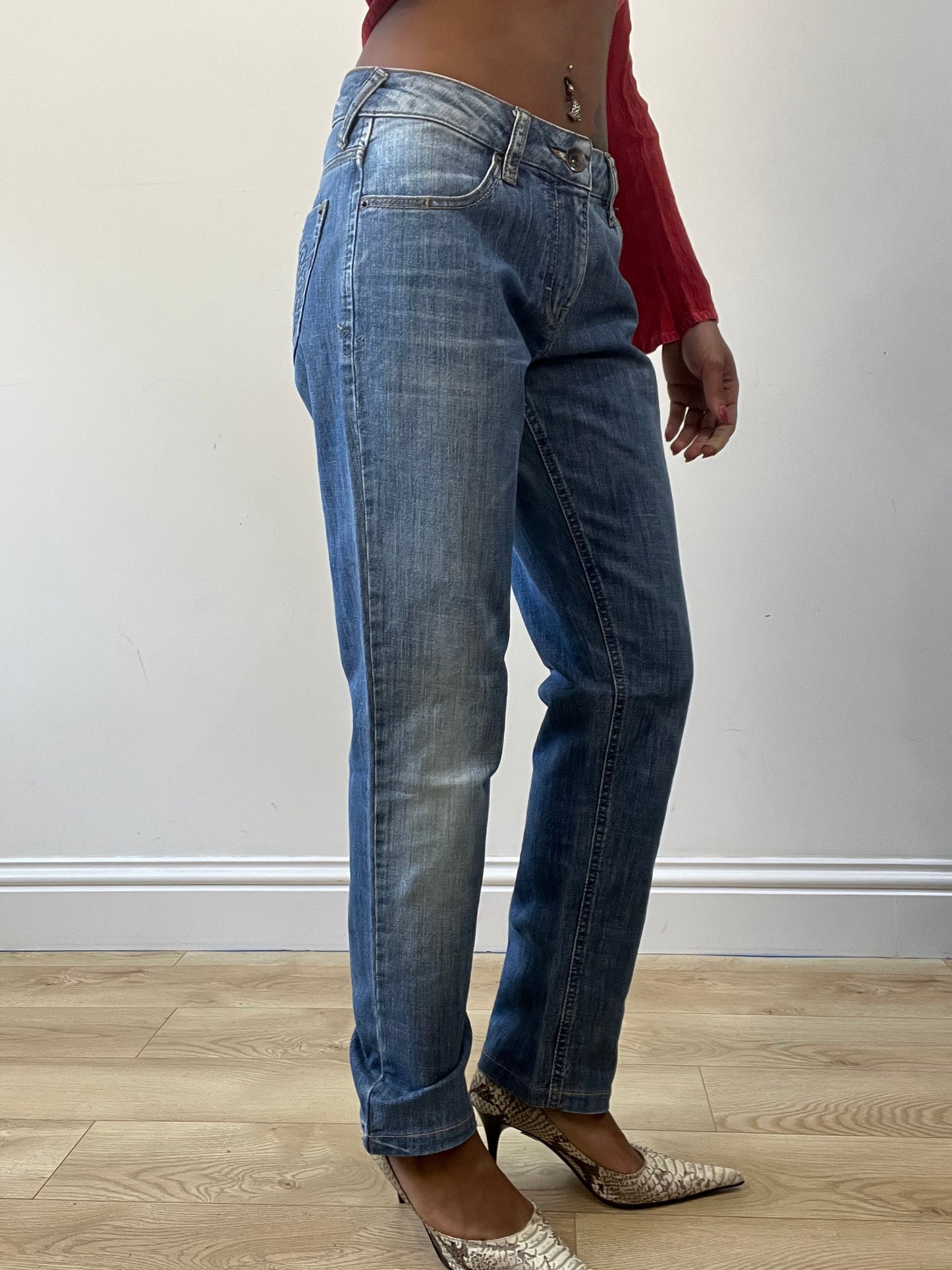 BEST PICKS | medium blue denim jeans with embroidered pockets