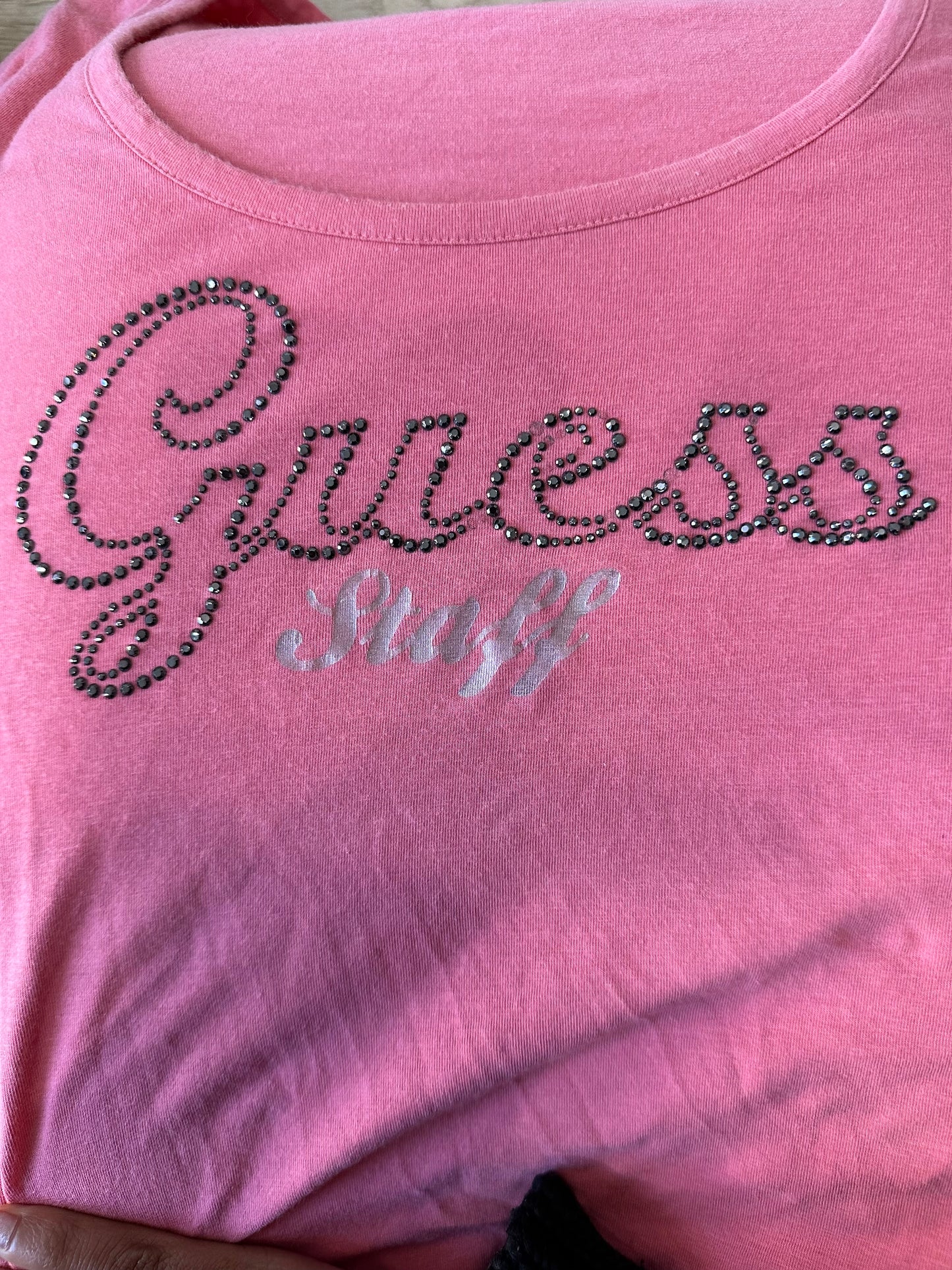 BEST PICKS | small pink guess short sleeve top