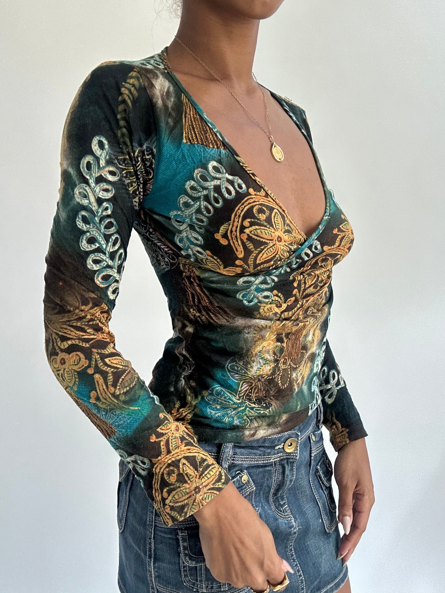 summermaxxing drop | extra small blue patterned long sleeve top