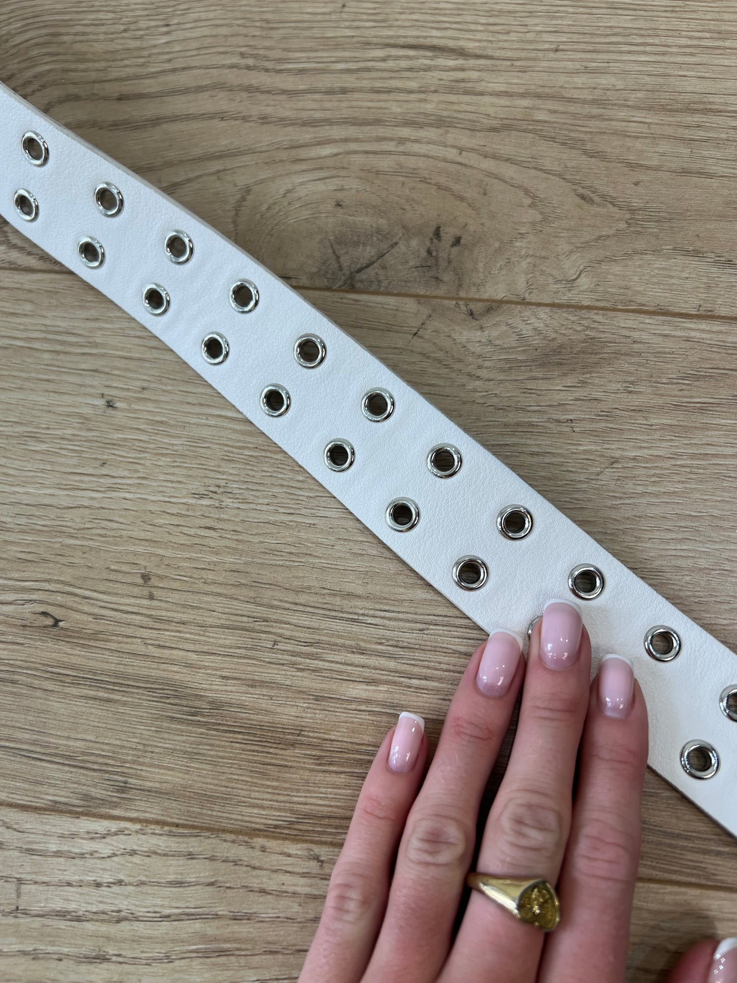 💚 miley cyrus edit | white and silver eyelet belt