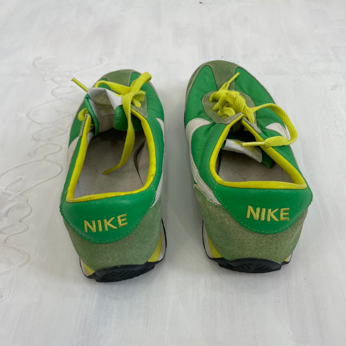 COASTAL GRANDMA DROP | size 5 nike style green trainers