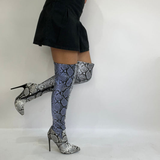 ⭐️MOB WIFE DROP | thigh high white snakeskin boots
