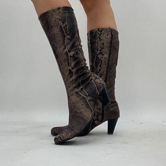 ⭐️ GALENTINES DAY DROP | UK size 8 brown snakeskin heeled boots
